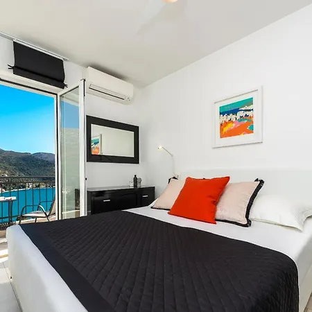 Nila - Private Pool And Sea View