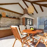 Nila - Private Pool And Sea View *