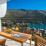 Nila - Private Pool And Sea View Willa