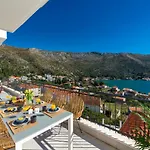 Nila - Private Pool And Sea View Willa