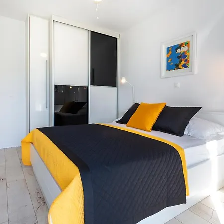 Nila - Private Pool And Sea View Vila