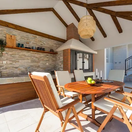 Nila - Private Pool And Sea View *