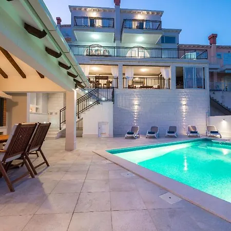 Villa Nila - Private Pool And Sea View *