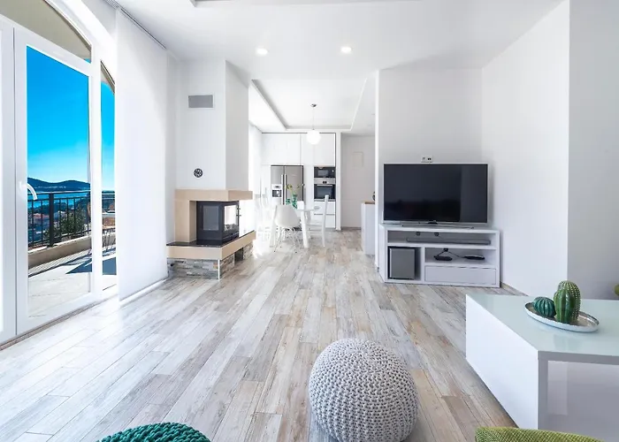 Nila - Private Pool And Sea View *